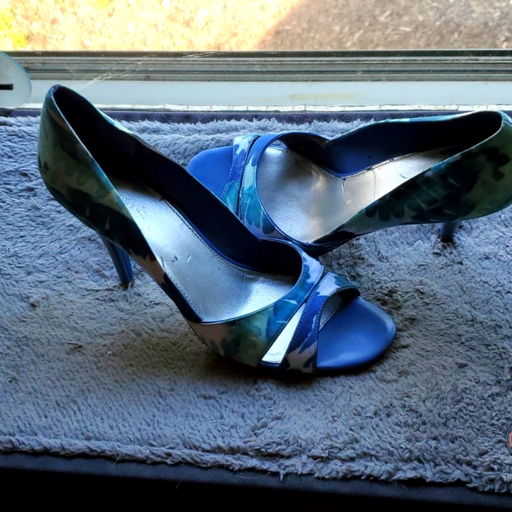 Nine West open toe pumps